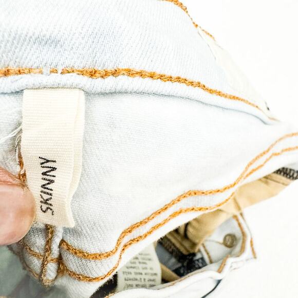 Rag & Bone Skinny Denim Jeans Light Wash Bleach Out Color Size 26 - Picture 7 of 9